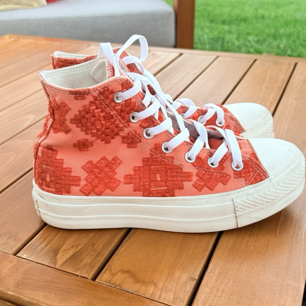 Converse Chuck Taylor Platform Women Shoe Size 8.5